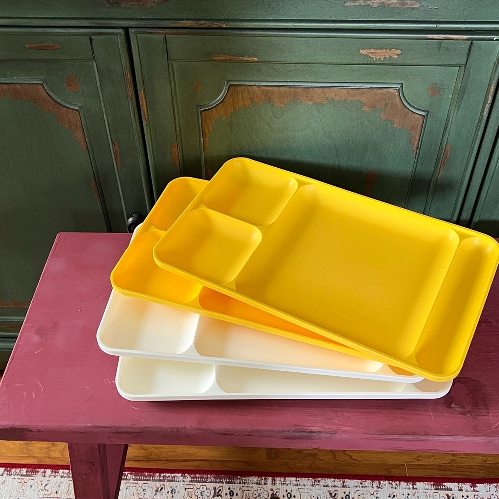 Like New! Vintage Tupperware Divided Lunch Picnic TV Dinner Trays #1535
